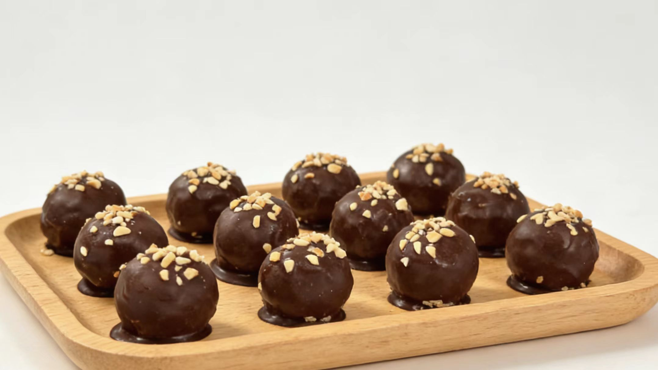 Молочные финики в шоколаде