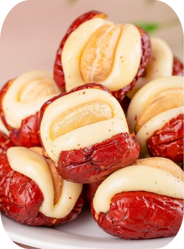 Красные финики с кешью